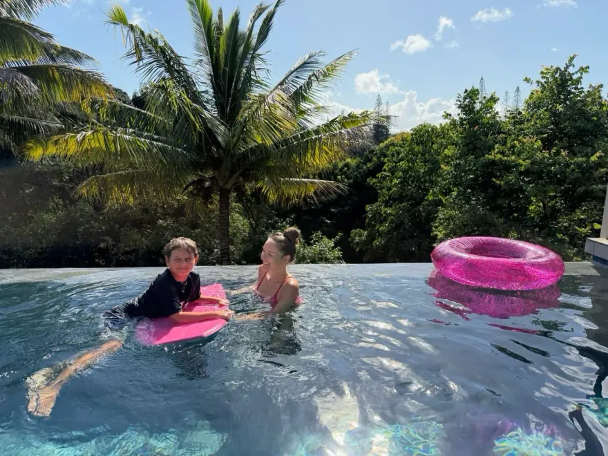Tutti Helper with family on vacation in Hawaii